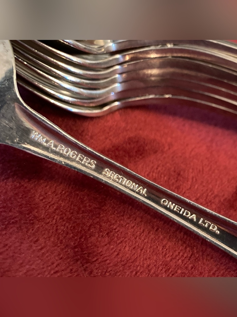 Set of 10 Wm A Rogers Oneida Sectional Silver Plate 6” Dinner Spoons - Picture 4 of 6